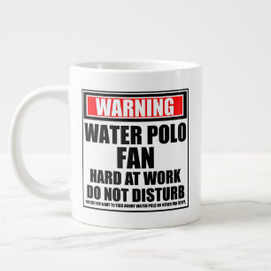 Caneca De Café Grande O Duro Do Ventilador De Polo Aquático No Trabalho