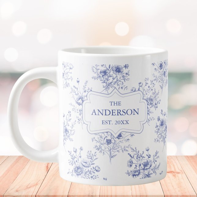 Caneca De Café Grande Padrão Floral de Flores Azuis Clássicas Monogramad (In situ)