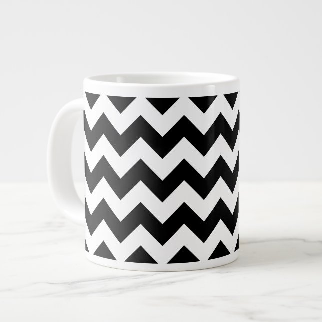 Caneca De Café Grande Padrão Zigzag preto e branco, padrão Chevron (Frente Esquerda)
