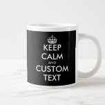 Caneca De Café Grande Personalidade engraçada mantém a calma enorme tama<br><div class="desc">Costume engraçado manter a calma enorme tamanho gigantesco de café gigante. Uma enorme xícara personalizada de preto e branco para casa ou escritório. Adicione o seu carregar humorístico para manter a calma e o texto. Boa ideia de aniversário ou de presente de Natal para amigos, família, colega de trabalho, chefe,...</div>