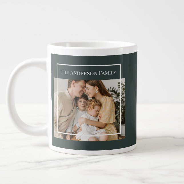 Caneca De Café Grande Personalized Family Photo | Custom Family Name  (Esquerda)