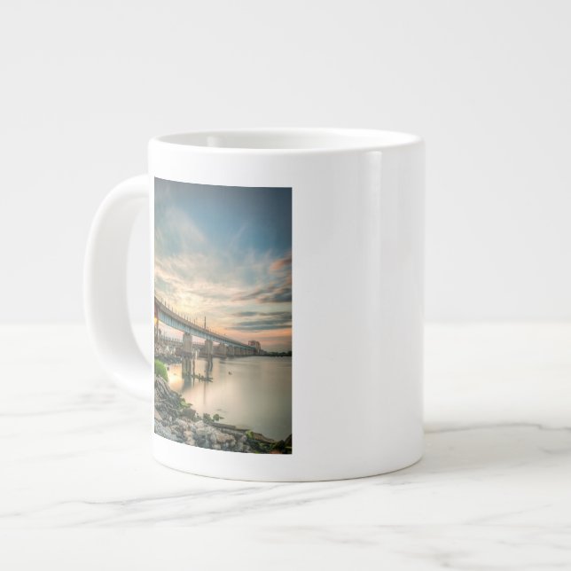 Caneca De Café Grande Ponte de Trem de Fuga (Frente Esquerda)
