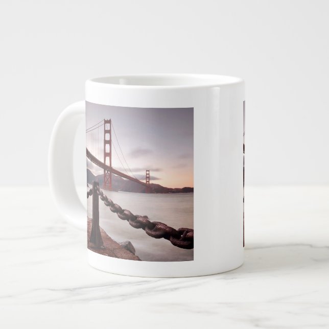 Caneca De Café Grande Ponte Ouro Gate contra montanhas (Frente Esquerda)