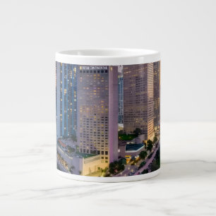Caneca De Café Grande Pôr do sol do horizonte de Miami com o Hotel Inter