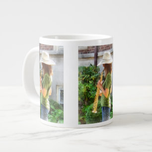 Caneca De Café Grande Rapariga Jogando Saxofone