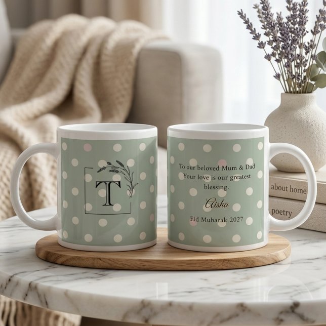 Caneca De Café Grande Sage Green Polka Dot Monogram Parents’ Gift (Criador carregado)