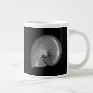 Caneca De Café Grande Shell Nautilus Preto e Branco
