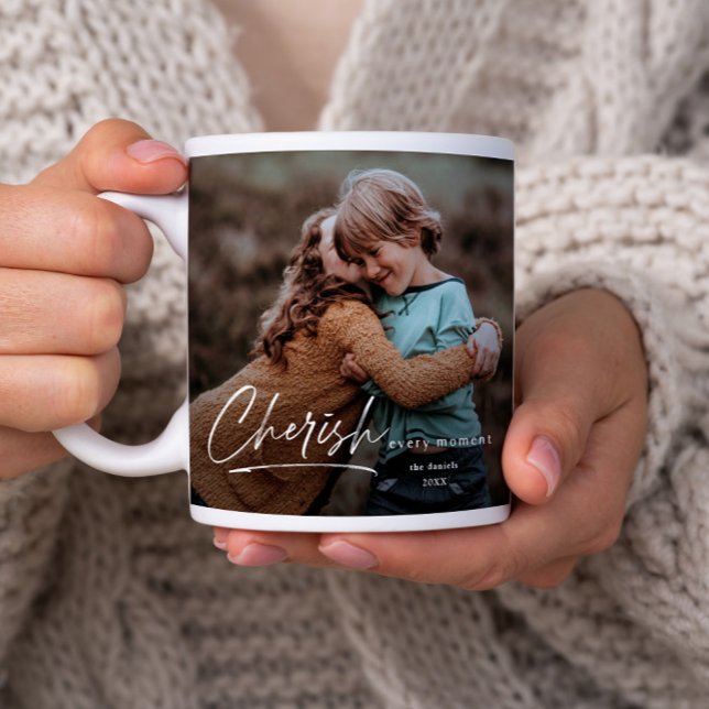 Caneca De Café Grande Simples Script 2 Foto Férias de Natal (A simple photo mug with script cherish every moment message.)