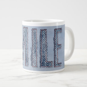 Caneca De Café Grande sorriso desgastado em Denim