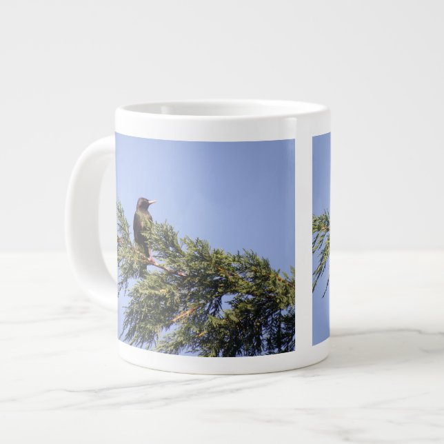Caneca De Café Grande Starling em uma permuta de árvore do Spruce (Frente Esquerda)