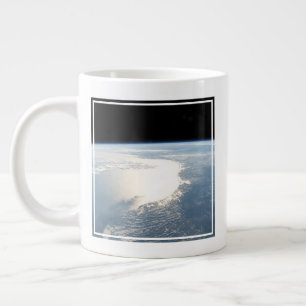 Caneca De Café Grande Sunglint Reflete No Golfo Do México