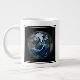 Caneca De Café Grande Terra Com Nuvens E Gelo Marítimo 2