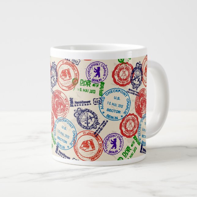 Caneca De Café Grande Textura com selos reais. (Frente Esquerda)