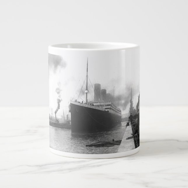 Caneca De Café Grande Titanic nas docas de Southampton (Frente)