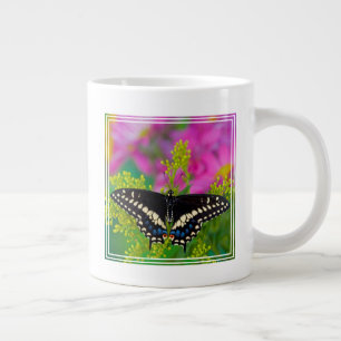 Caneca De Café Grande Uma Borboleta Rabo-de-Andorinha Pousando