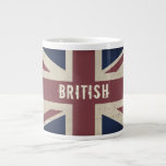 Caneca De Café Grande Vintage Union Jack BRITISH Jumbo Tea Mug<br><div class="desc">Nossa Vintage Union Jack BRITISH Jumbo Tea Mug é uma ideia legal para amigos anglófilos e família! Grande o suficiente para tomar um café matinal ou Cuppa! A design apresenta a icônica bandeira do Reino Unido, o bandeira da União, feita em um estilo moderno vintage grunge, junto com o texto...</div>