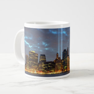Caneca De Café Grande Vista da cidade à noite.