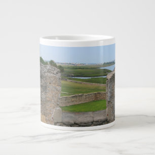 Caneca De Café Grande Vista de Augustine da Rua do castelo