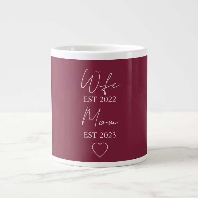 Caneca De Café Grande Wife & Mom Est. – Minimalist Valentine Gift (Frente)
