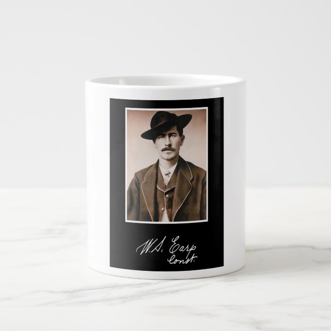 Caneca De Café Grande Wyatt Earp Constable em seu primeiro lugar (Frente)