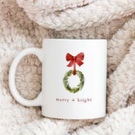 Caneca De Café Greenery de Natal minimalista. Feliz + Brilho