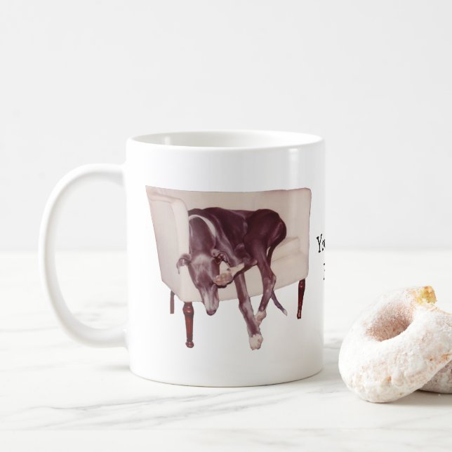 Caneca De Café Greyhound Dormindo Em Cadeira Personalizado (Com Donut)