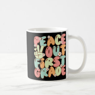 Caneca De Café Groovy De Primeiro Grau No Último Dia Da Escola De