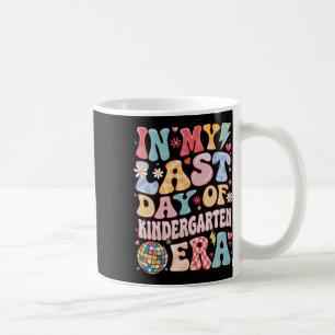 Caneca De Café Groovy na minha última era de jardim de infância Ú