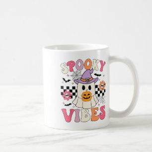 Caneca De Café Groovy Spooky Vibes Retro Ghost Segurando Pumpkin