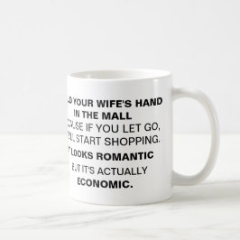 CANECA DE CAFÉ GUARDARE A MÃO DA SUA ESPOSA NA ALAMEDA