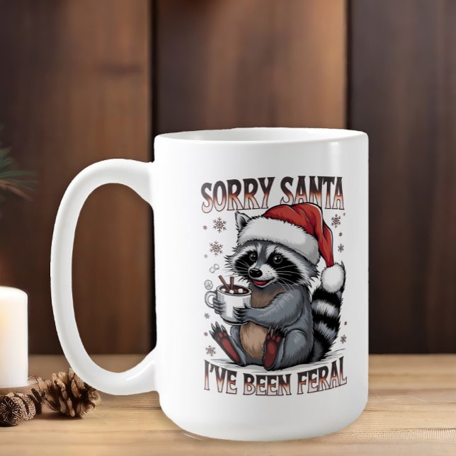 Caneca De Café Guaxinim de Natal Presente de Brincadeira Feral (Funny "Sorry Santa, I've been feral," raccoon Christmas mug)