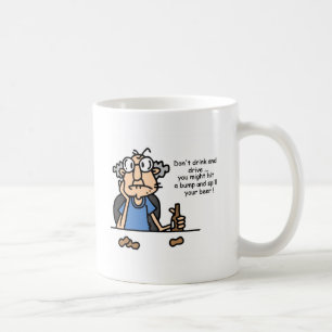 Caneca De Café Gus no Bebendo e na condução
