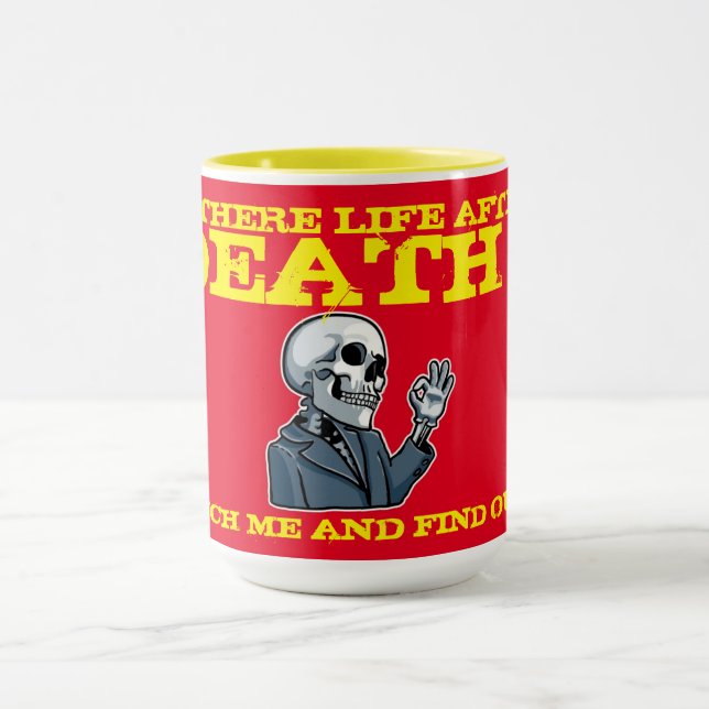 caneca de café "HÁ VIDA DEPOIS DA MORTE?" (Centro)