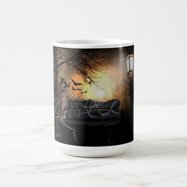 Caneca De Café Halloween Mug/Skeleton no banco (Centro)