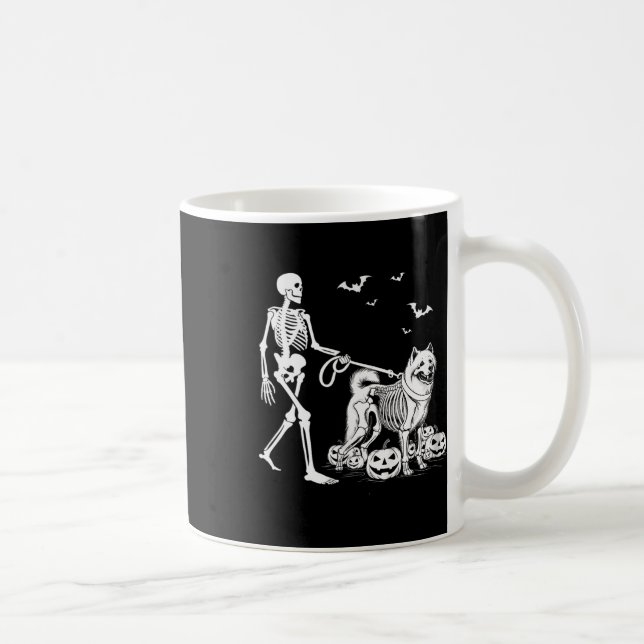 Caneca De Café Halloween Skeleton Andando Samoyed Dog (Direita)