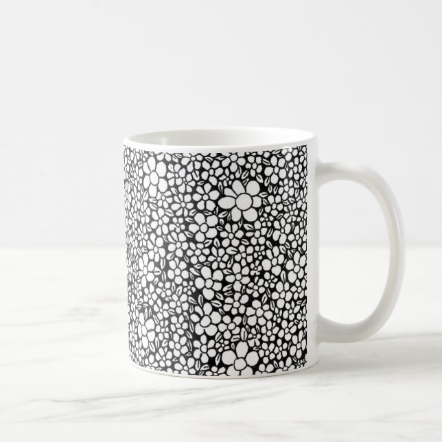 Caneca De Café Hand Drawn Black and White Flower Pattern (Direita)
