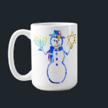 Caneca De Café Hanukkah, bonitão judeu Menorah Star de David<br><div class="desc">Celebre as férias judaicas com este adorável Chanukah Snowman! Dons engraçados de Chrismukkah para meninos, meninas. Comprar correspondente a Chanukah apresenta para toda a família! Dons de excelente para netos de avós. Bubbeh Bubbee Bubbie Zaydeh Zaydee Pais engraçados Engraçado Hanukkah para filho, filha. Excelente para os amigos do Rabino e...</div>
