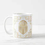 Caneca De Café Hanukkah Um Milagre Excelente Aconteceu Lá<br><div class="desc">Um Dourado, Art Deco Hanukkah Mug "Um Milagre Excelente Aconteceu Lá" Personalize adicionando texto em qualquer lugar na caneca. Use seu estilo de fonte, tamanho, cor favoritos. Todos os elementos de design podem ser editados. Crie um simples presente adicionando alguns doces à caneca, embrulhe-a com celofane e amarre-a com um...</div>