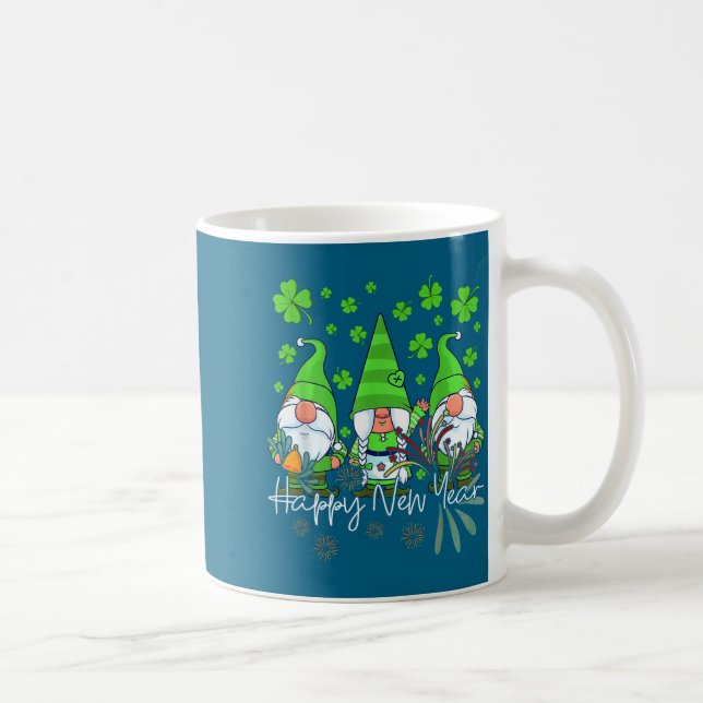 Caneca De Café Happy New Year 2023 Gnomes Irish Patrick Day Famil (Direita)