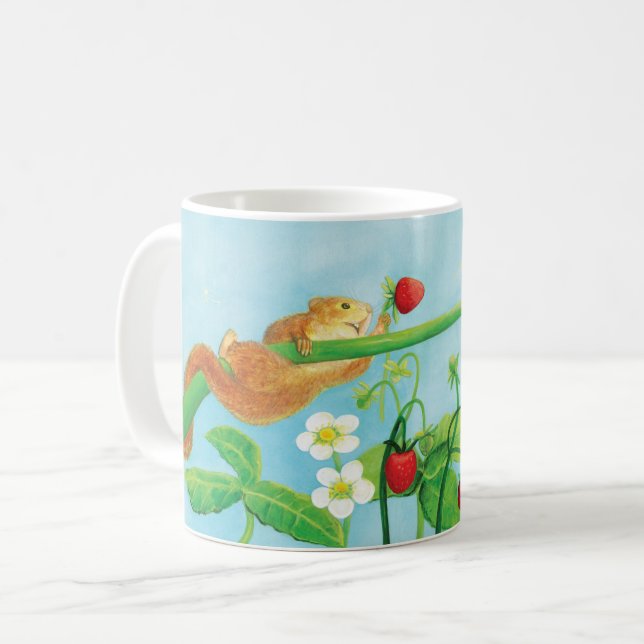 Caneca De Café Hazel Dormouse, morangos selvagens e cascas de dan (Frente Esquerda)