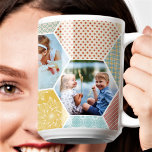 Caneca De Café Hexágono da Fotografia | Colagem de Quatro Padrões<br><div class="desc">Pastéis bonito em um padrão de colcha hexágono com um lugar para 4 fotos bonito para personalizar esta caneca para pais,  avós,  pais de animais de estimação,  ou bonito qualquer pessoa na sua lista de presentes.</div>