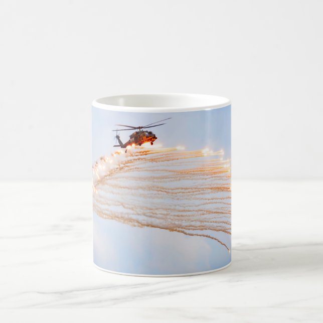 CANECA DE CAFÉ HH-60G PAVE HAWK (Centro)