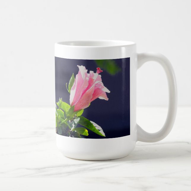 Caneca De Café Hibisco sob Luz Solar Brilhante (Direita)