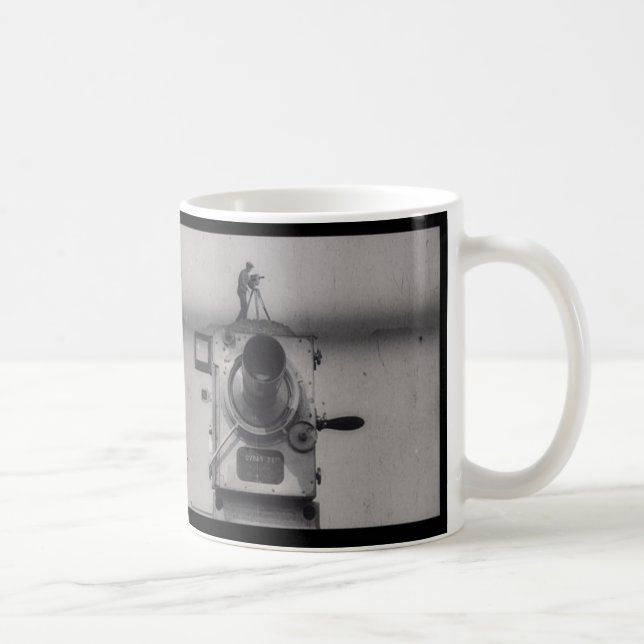 Caneca De Café Homem com uma câmera de filme (ø tiro) (Direita)