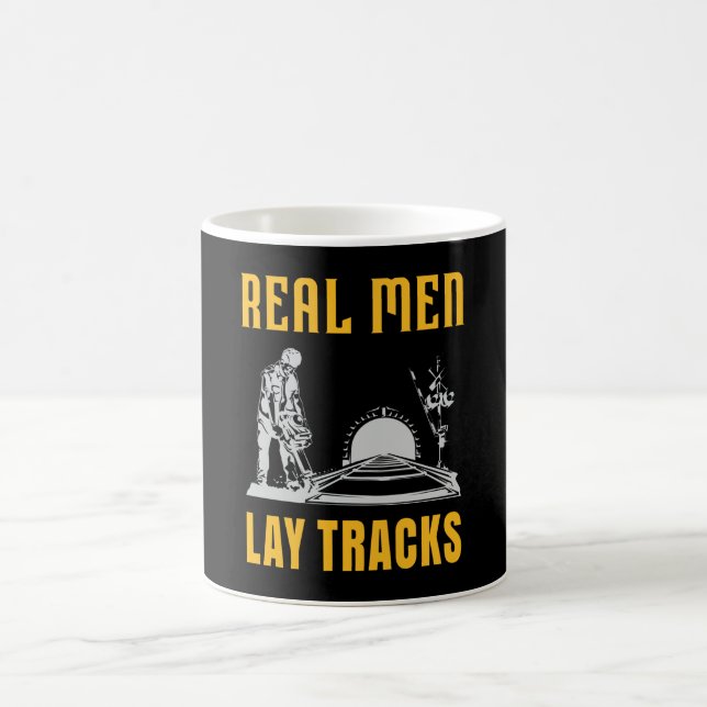 Caneca De Café Homens de verdade constroem trilhos (Centro)