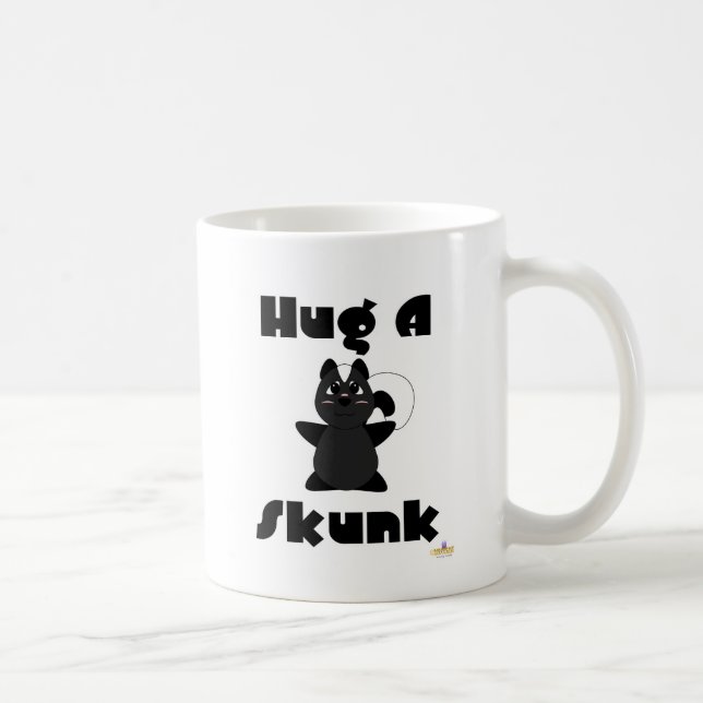 Caneca De Café Huggable Skunk Hug A Skunk (Direita)