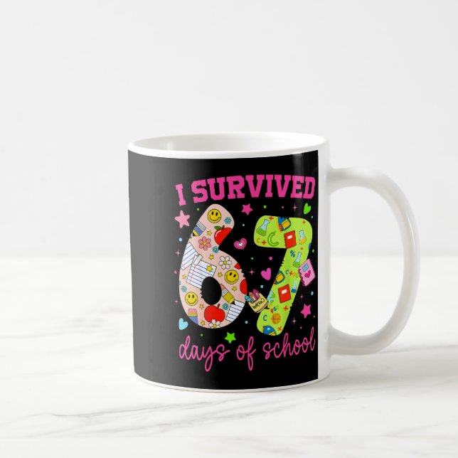 Caneca De Café I Survived 67 Days Of School Funny Camouflage Boy  (Direita)