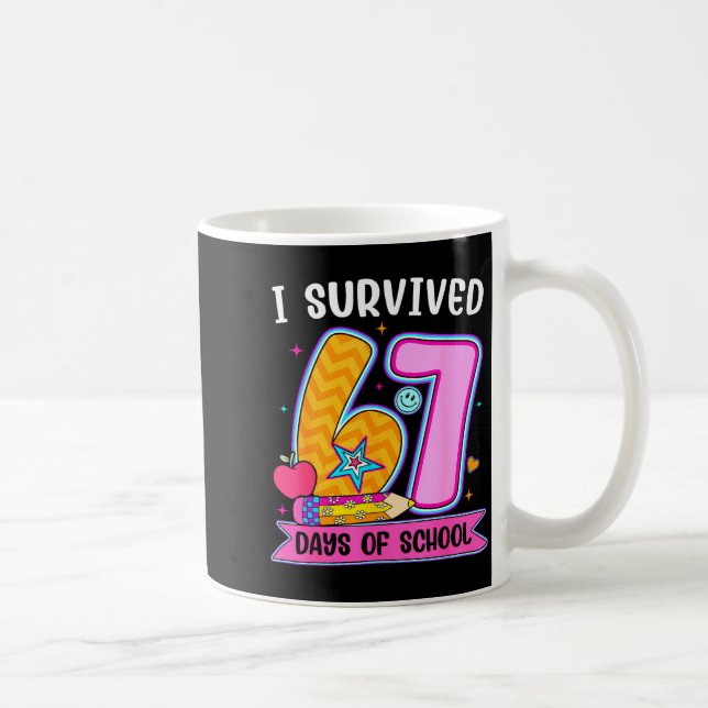 Caneca De Café I Survived 67 Days Of School Funny Meme Teacher St (Direita)
