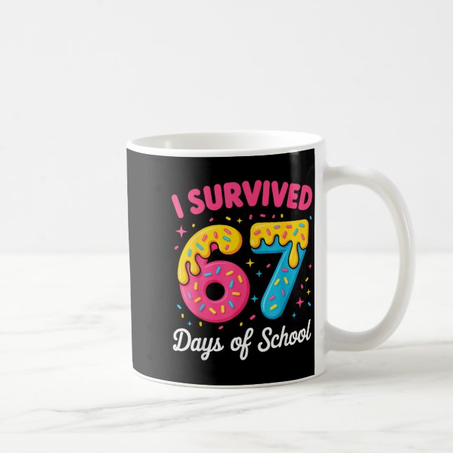 Caneca De Café I Survived 67 Days Of School Funny Meme Teacher St (Direita)