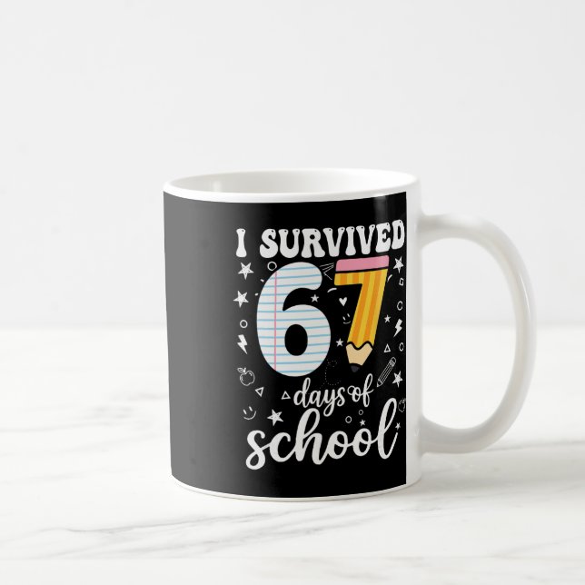 Caneca De Café I Survived 67 Days Of School Funny Meme Teacher St (Direita)